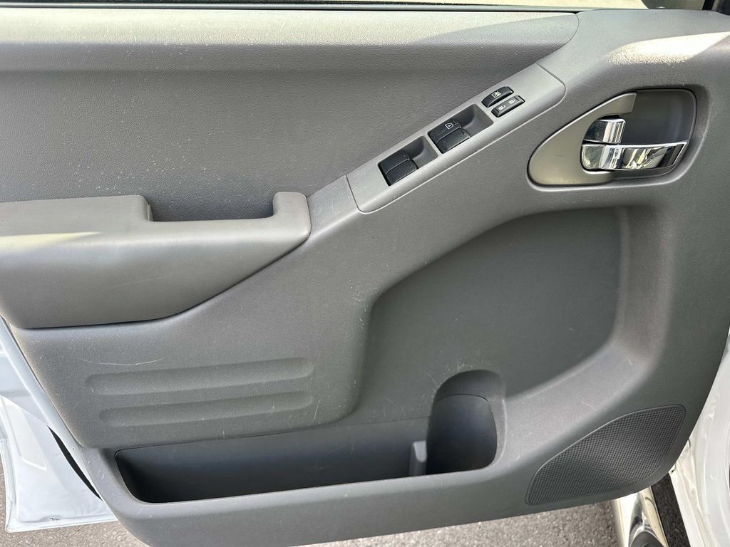 Thumbnail: 2016 Nissan Frontier - 31