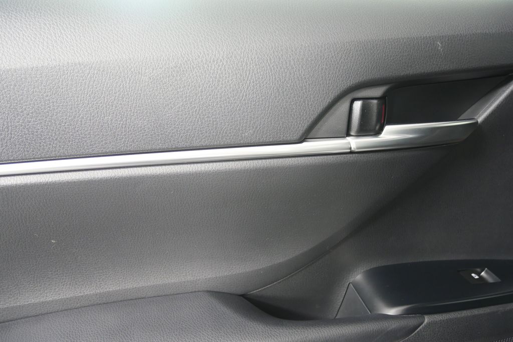 Thumbnail: 2018 Toyota Camry - 14