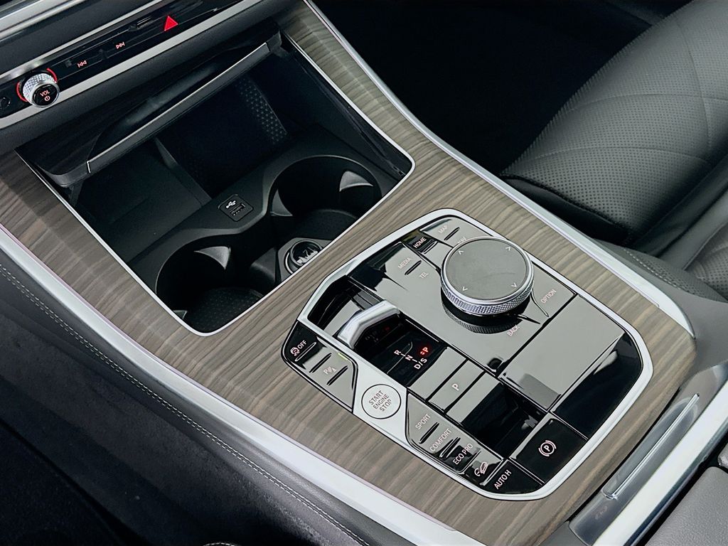 Thumbnail: 2026 BMW X5 - 15