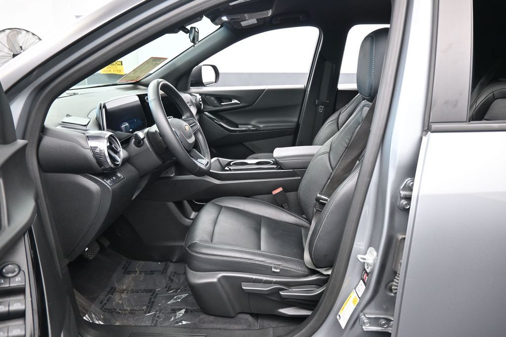 Used 2025 Sterling Gray Metallic Chevrolet LT image 11