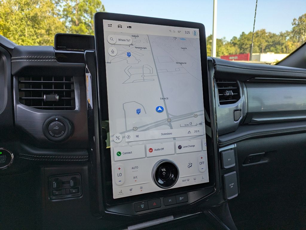 2025 Ford F-150 Lightning Platinum