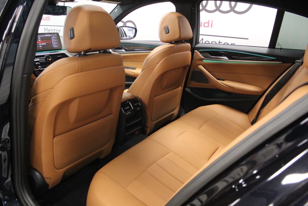Thumbnail: 2023 BMW 5 Series - 22