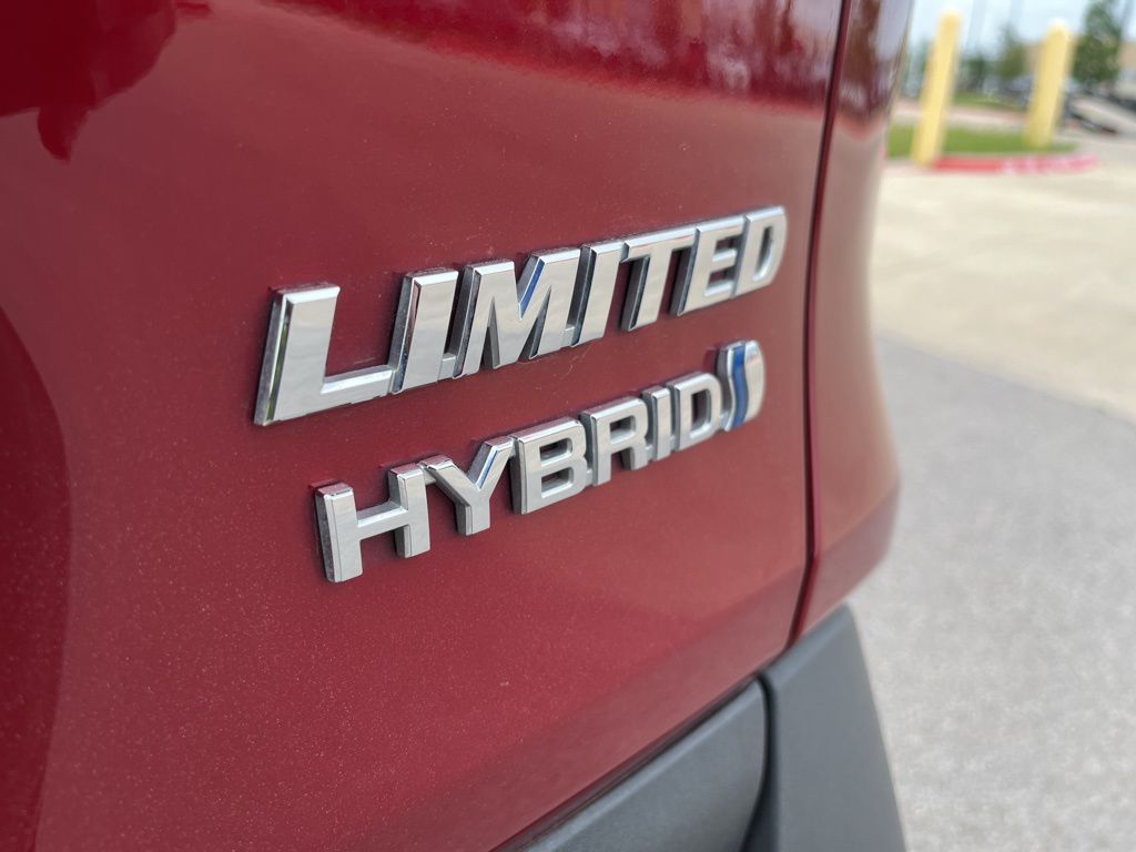 2023 Toyota RAV4 Limited 9