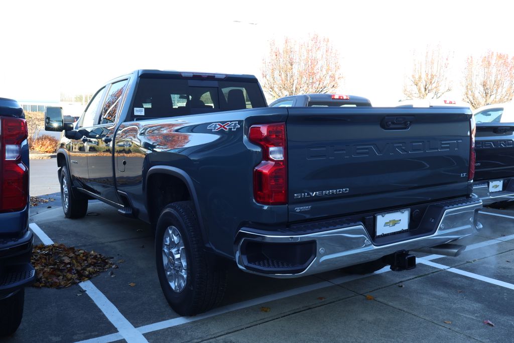 Thumbnail: 2026 Chevrolet Silverado 3500 - 4