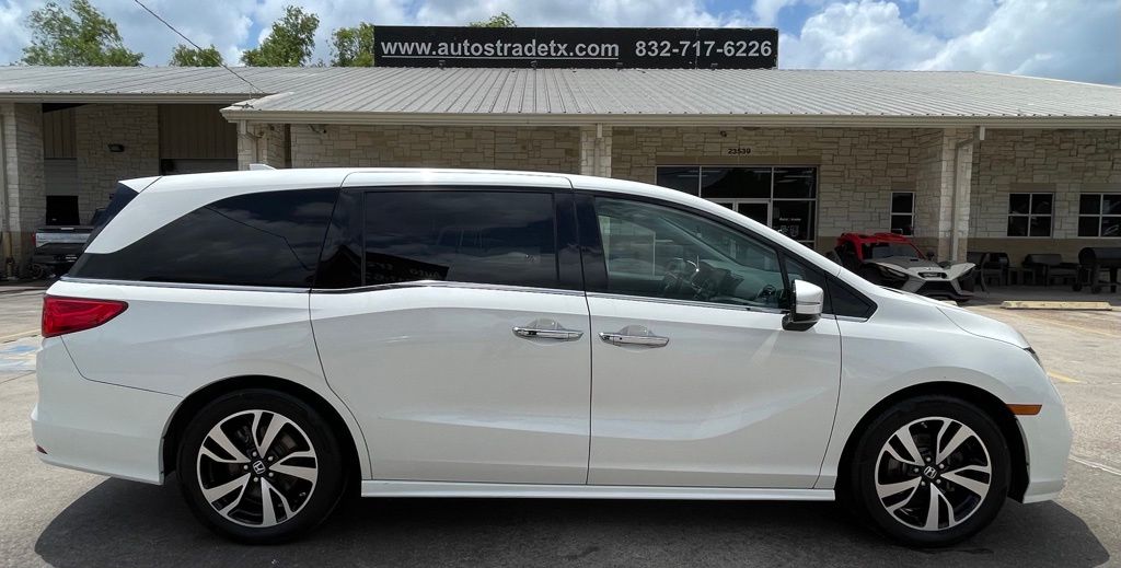 2018 Honda Odyssey Elite White at Community Honda