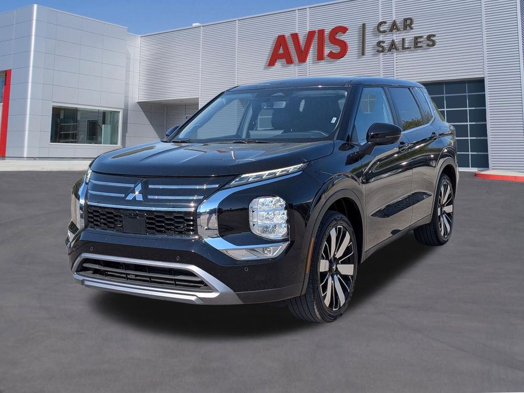 Labrador Black Pearl 2025 Mitsubishi Outlander SE FWD SUV / Crossover Front-Wheel Drive Continuously Variable Transmission