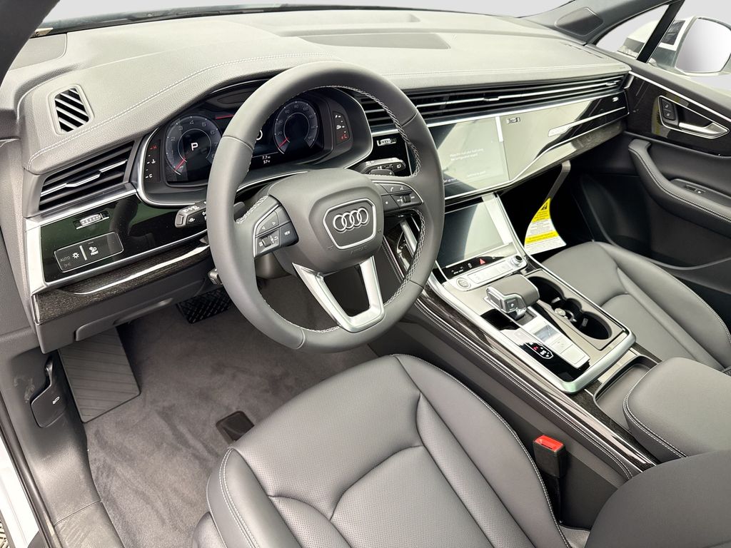 Thumbnail: 2026 Audi Q7 - 10