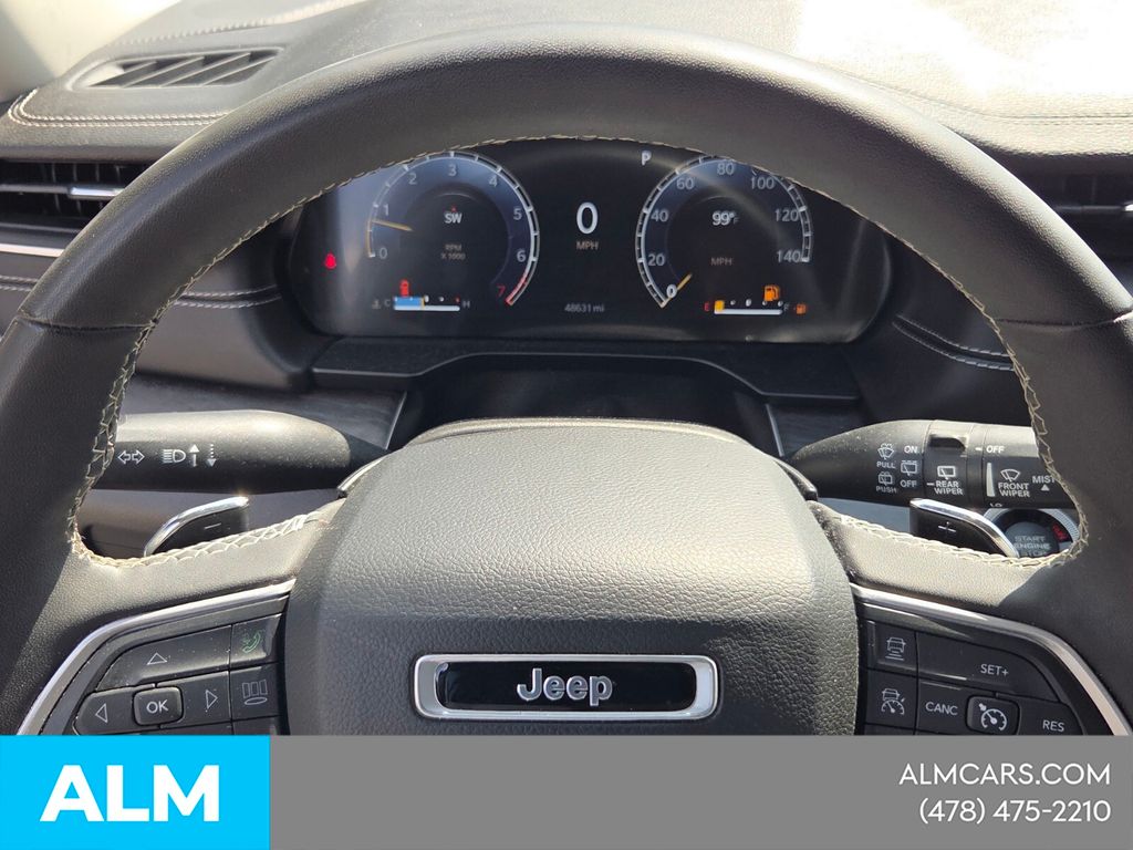 Used 2023 White/off-white Jeep Limited image 23