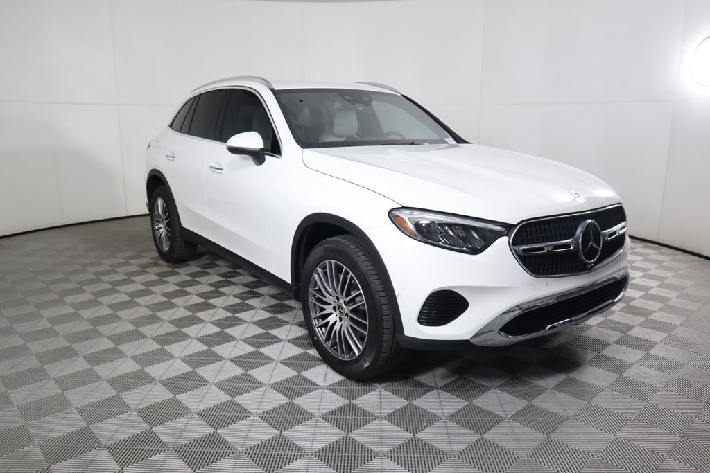 2025 Mercedes-Benz GLC 300 3