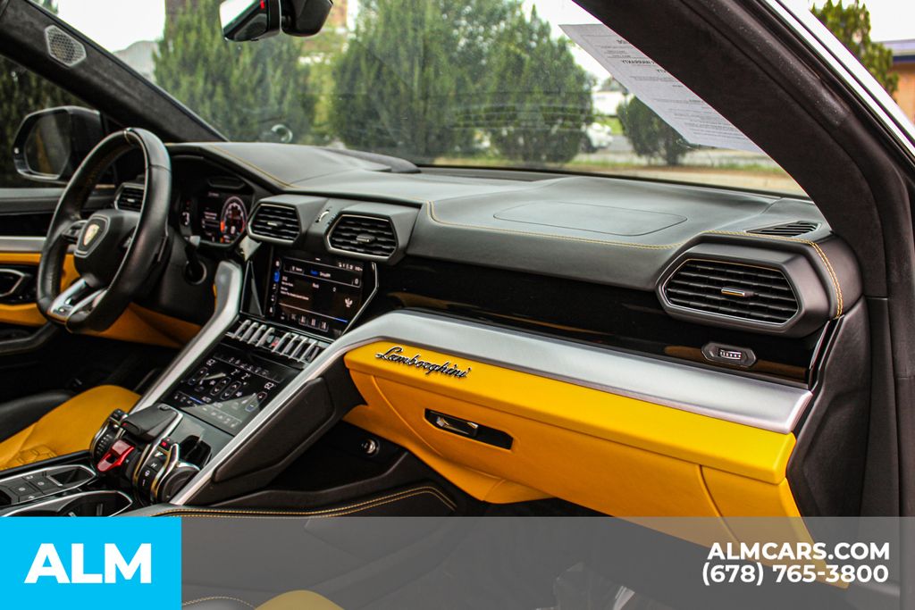 Used 2020 Blue Lamborghini Base image 24