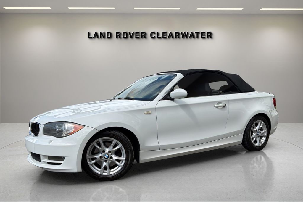 Alpine White 2009 BMW 1 Series Convertible Rear-Wheel Drive 6-Speed Automatic