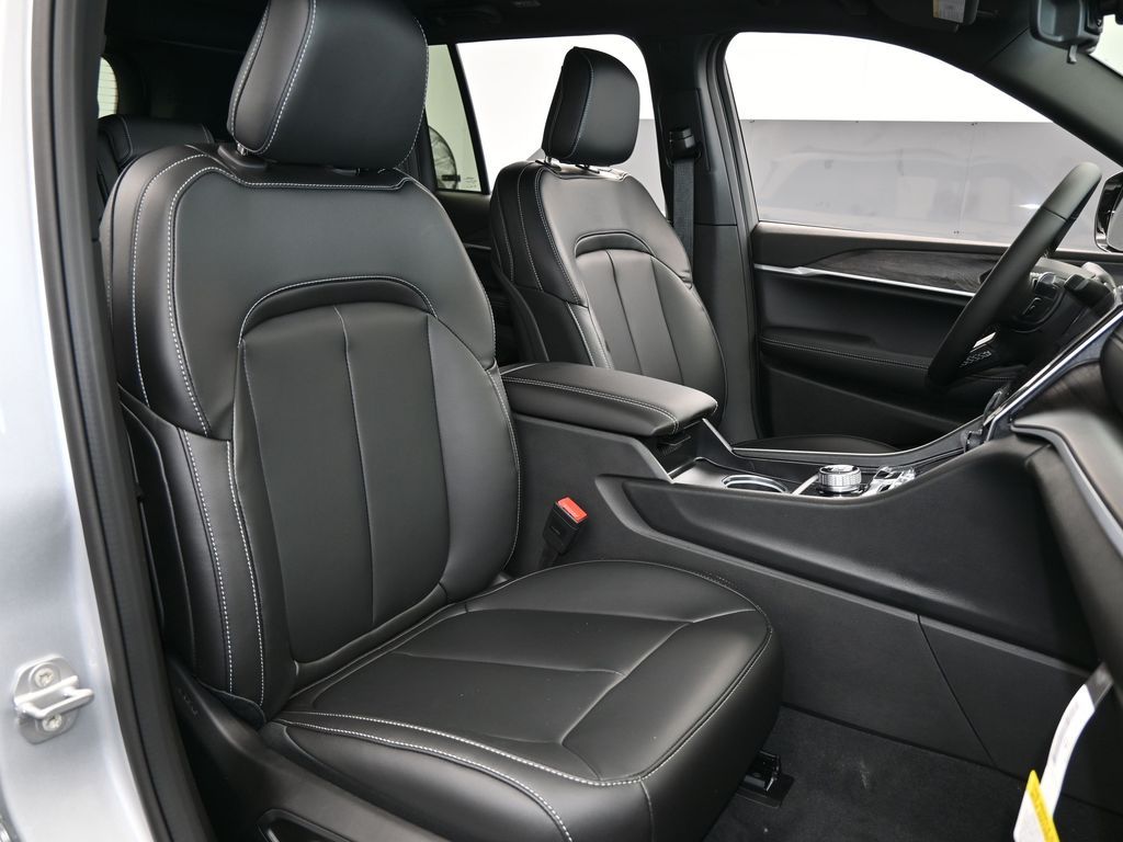 New 2025 Silver Zynith Jeep Limited image 38