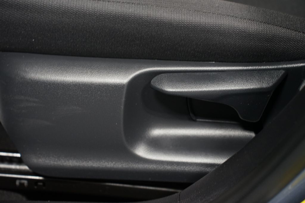 Thumbnail: 2025 Toyota Corolla - 30