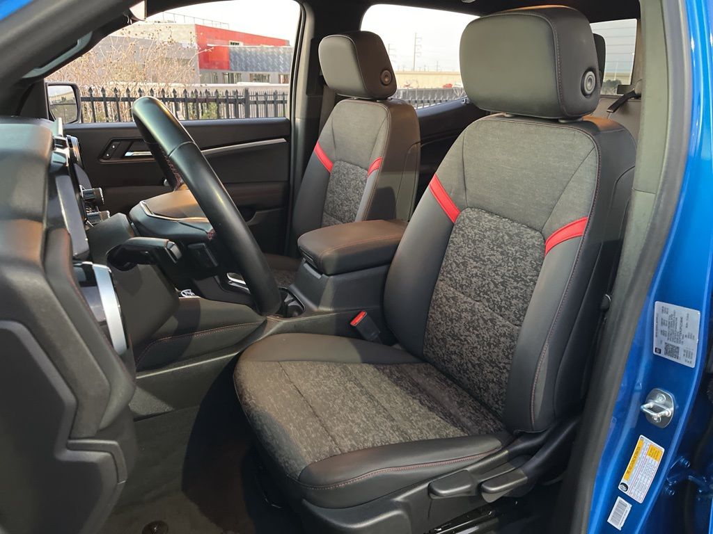 Thumbnail: 2023 Chevrolet Colorado - 24