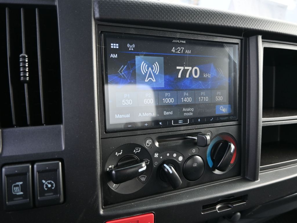 2024 Isuzu NPR HD 