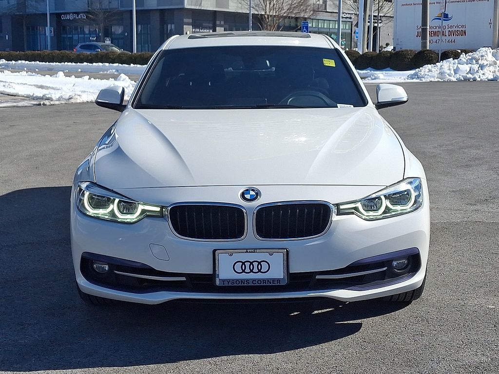 Thumbnail: 2018 BMW 3 Series - 2