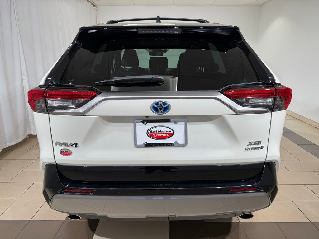 Thumbnail: 2022 Toyota RAV4 - 4