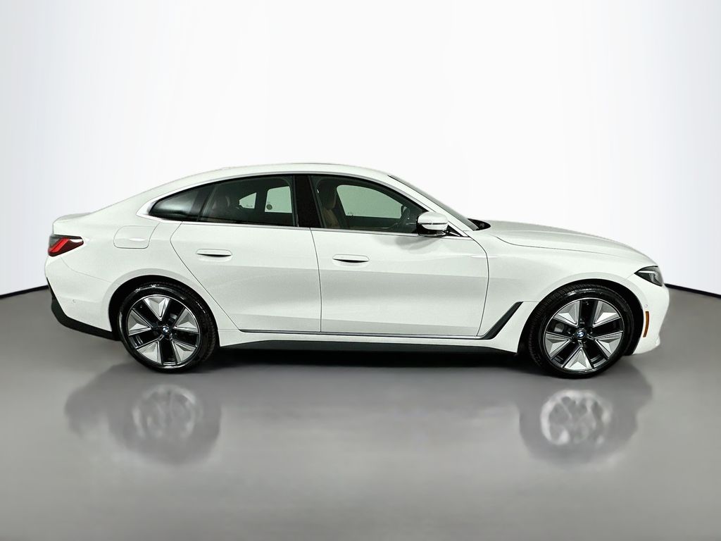 Thumbnail: 2026 BMW i4 - 4