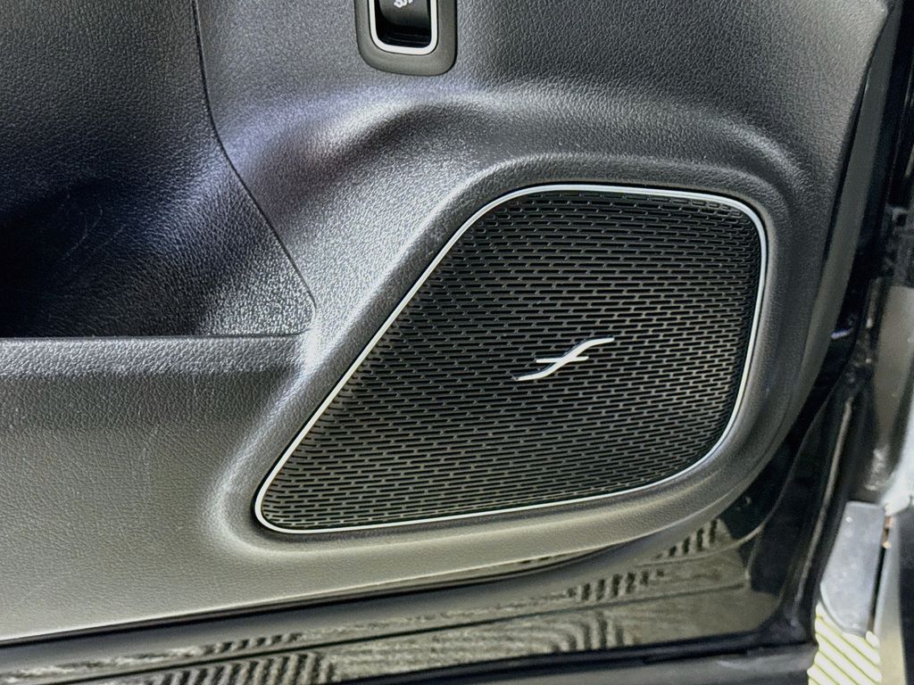 Thumbnail: 2021 Mercedes-Benz GLB - 18