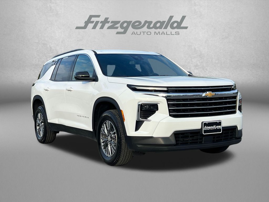 Summit White 2026 Chevrolet Traverse SUV / Crossover Four-Wheel Drive 8-Speed Automatic