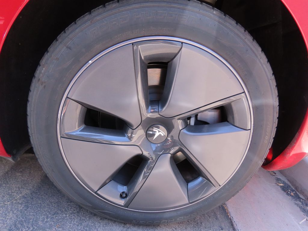 Thumbnail: 2021 Tesla Model 3 - 16