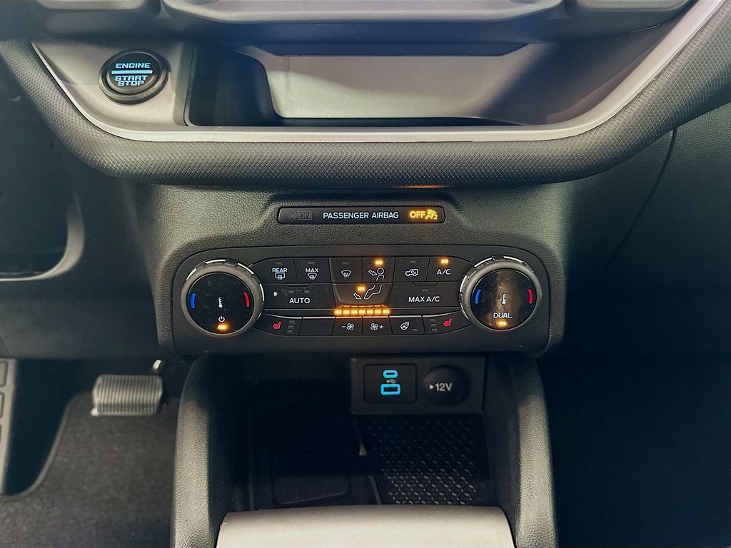 Thumbnail: 2022 Ford Bronco Sport - 16