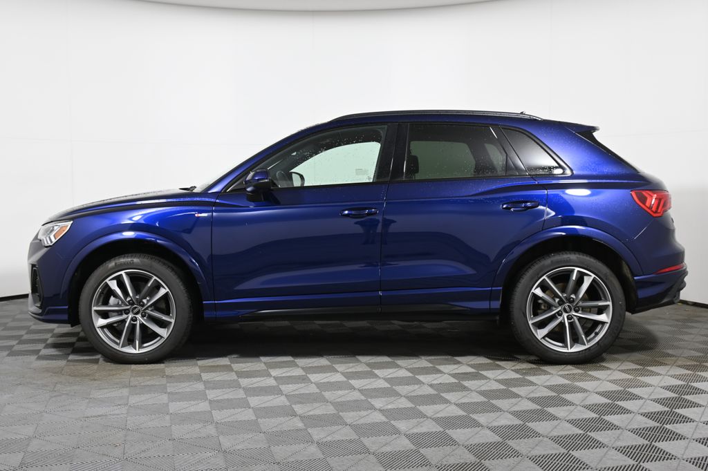 Thumbnail: 2025 Audi Q3 - 2