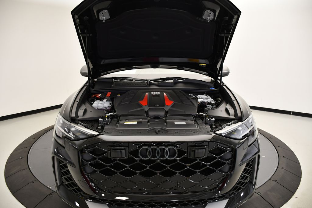 Thumbnail: 2025 Audi RS Q8 - 11