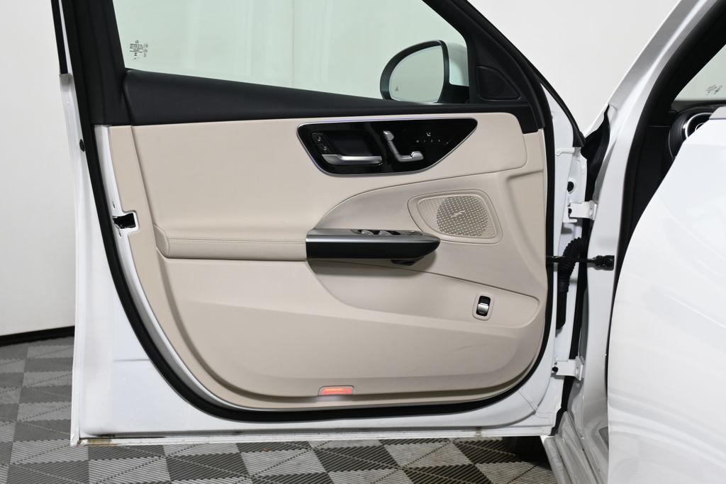 Thumbnail: 2025 Mercedes-Benz C-Class - 27