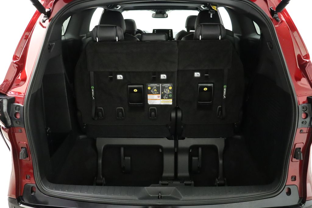 2022 Toyota Sienna XSE 21