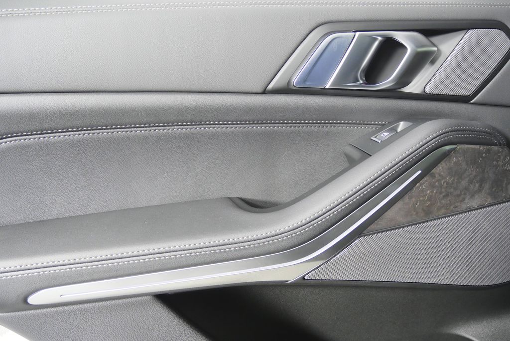 Thumbnail: 2026 BMW X5 - 14