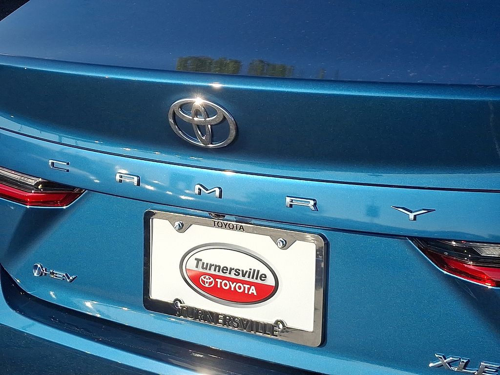 Thumbnail: 2025 Toyota Camry - 31