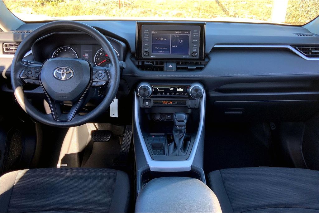 2021 Toyota RAV4 LE 15