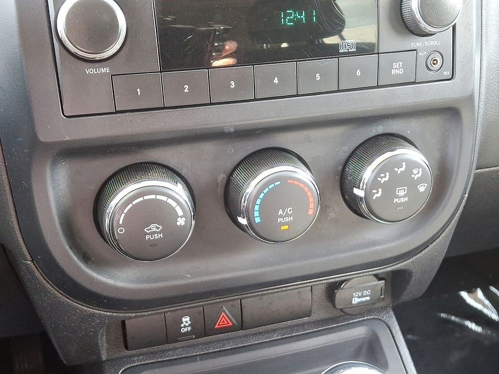 Thumbnail: 2014 Jeep Compass - 20