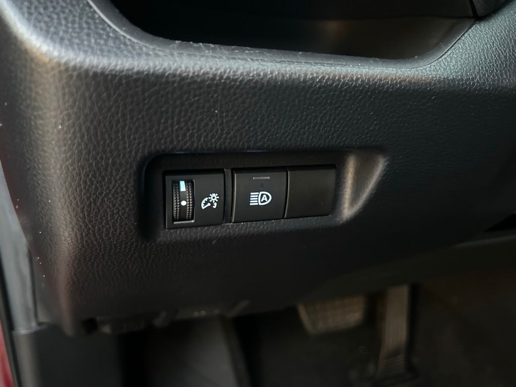 Thumbnail: 2020 Toyota RAV4 - 17