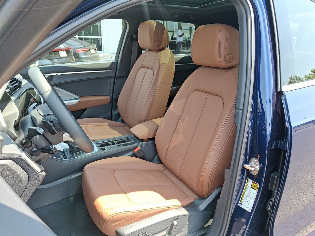 2025 Audi Q3  10