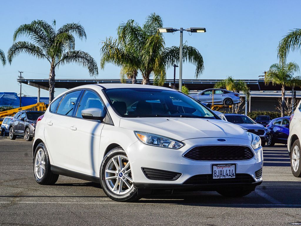 2015 Ford Focus SE Hatchback