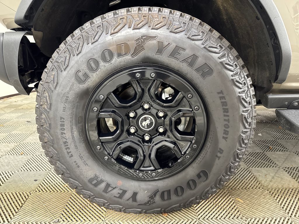 Certified Used 2025 Gray Ford Badlands image 13