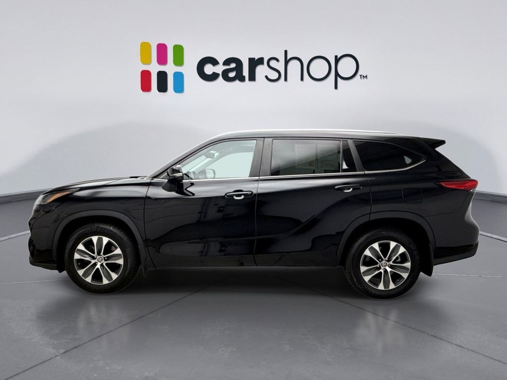 Thumbnail: 2023 Toyota Highlander - 2