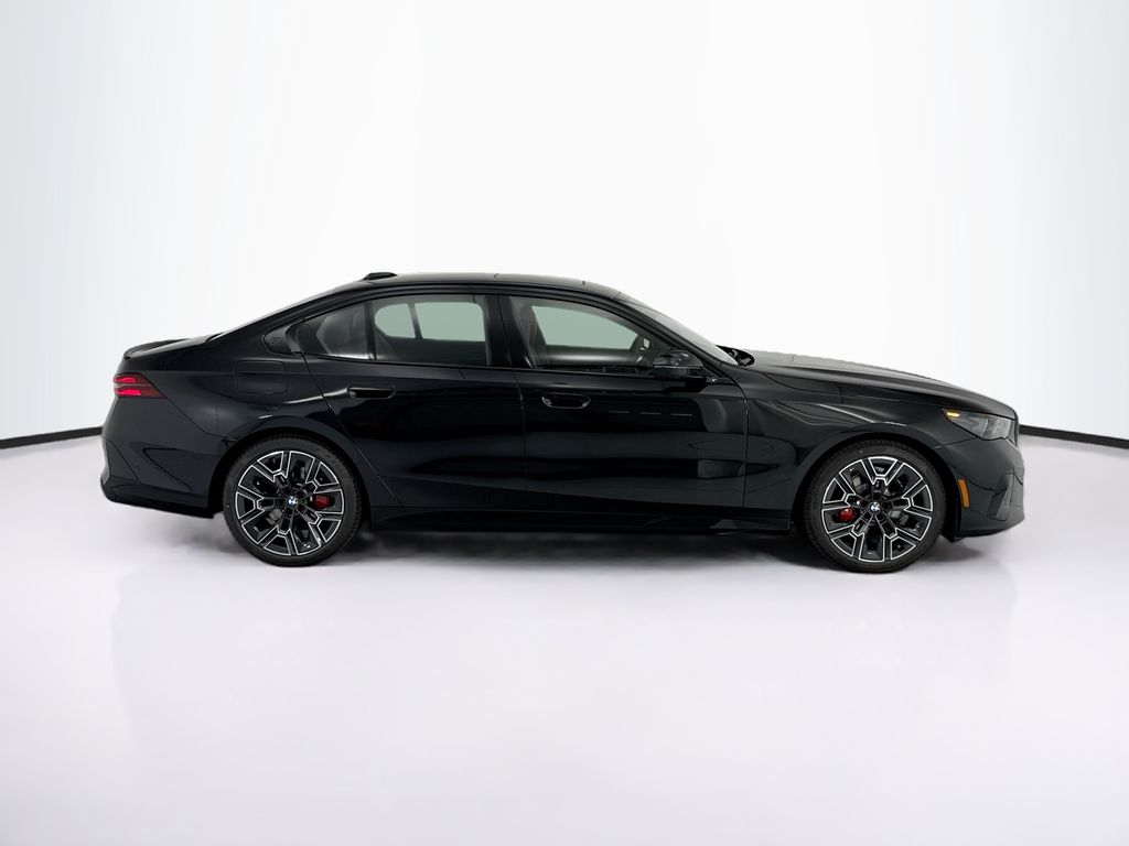 Thumbnail: 2027 BMW 5 Series - 4