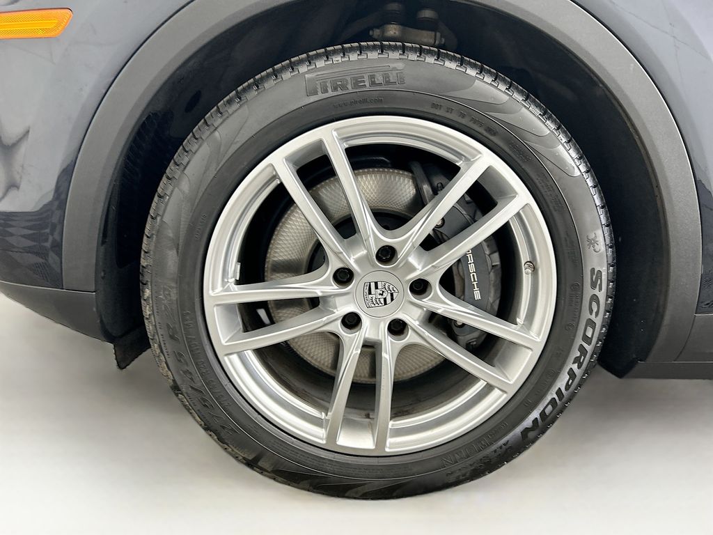 Thumbnail: 2022 Porsche  - 31