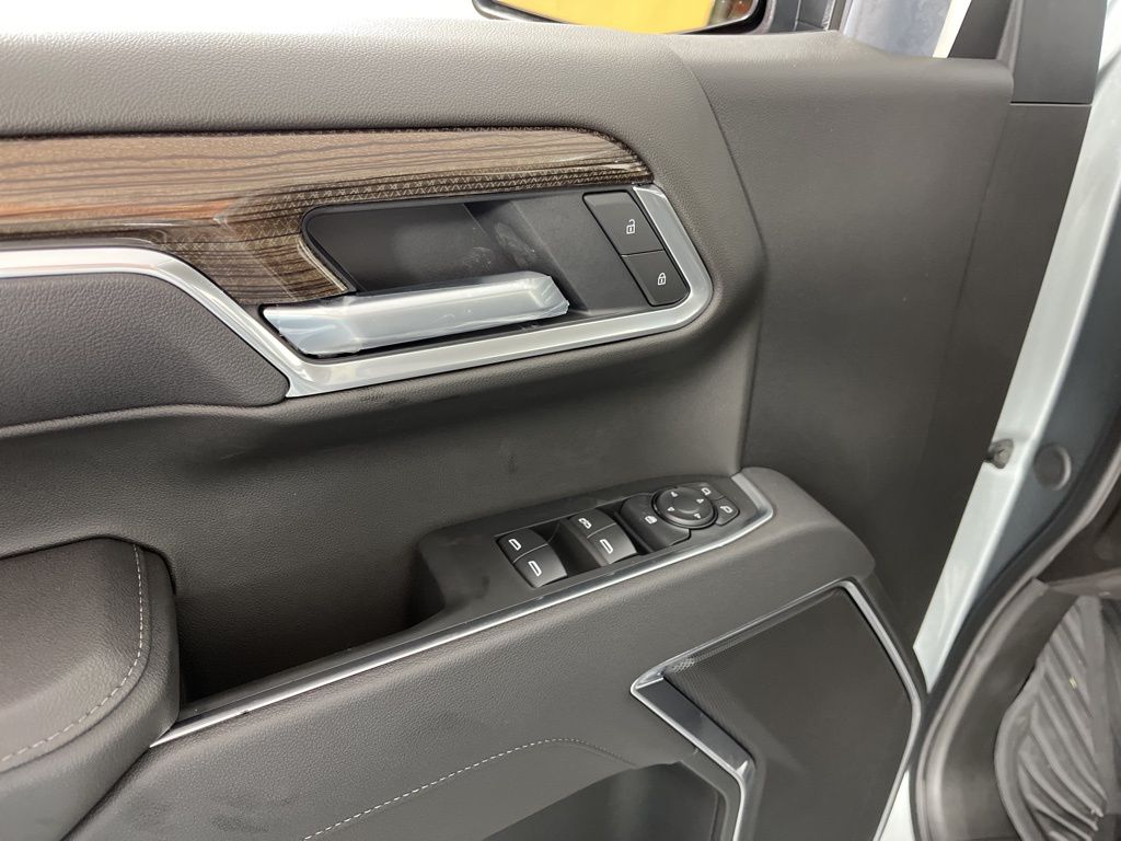 Thumbnail: 2026 Chevrolet Silverado 1500 - 21