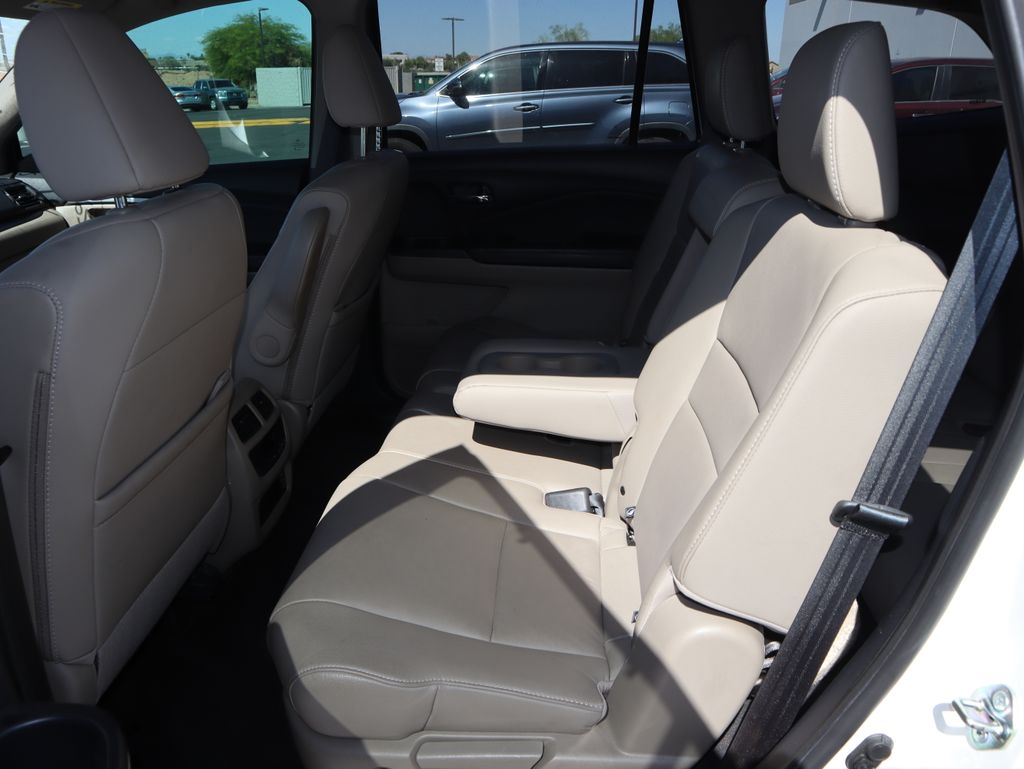 Thumbnail: 2019 Honda Pilot - 10