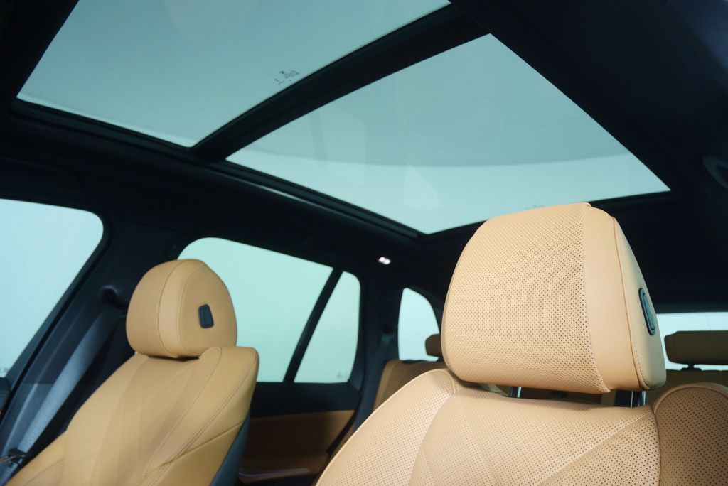 Thumbnail: 2025 BMW X5 - 12