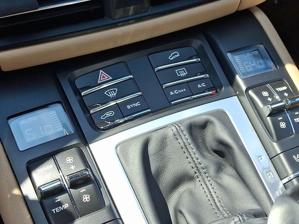 Thumbnail: 2021 Porsche Macan - 17
