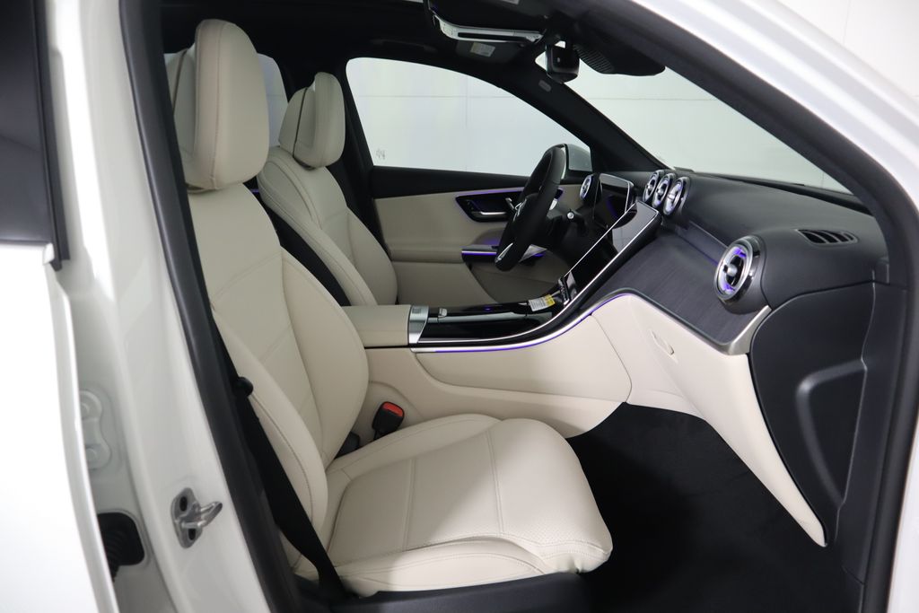 Thumbnail: 2025 Mercedes-Benz GLC - 21