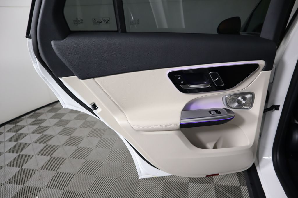 2025 Mercedes-Benz GLC 300 28