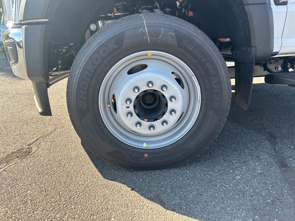 New 2025 Ford Super Duty F-600 Chassis Regular Cab (DRW) 169" Wheelbase XL