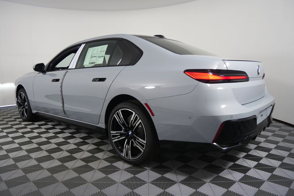 Thumbnail: 2025 BMW 7 Series - 5