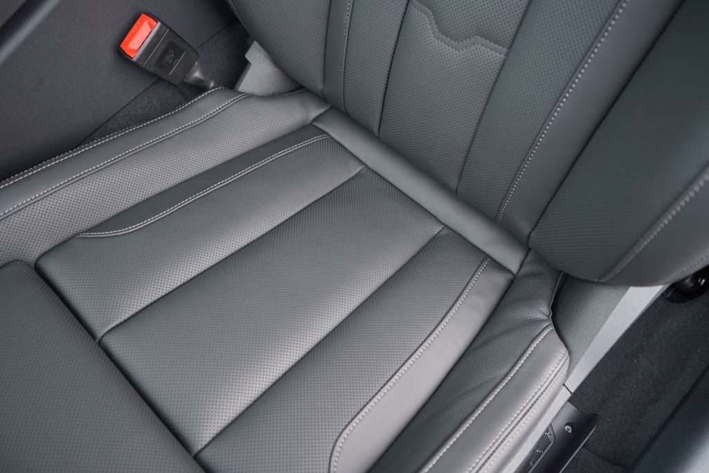 Thumbnail: 2026 BMW 8 Series - 12